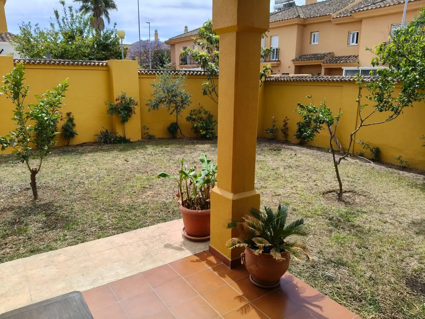 Jardí de Casa adosada en venda en Puerto Real amb Aire condicionat, Calefacció i Jardí privat