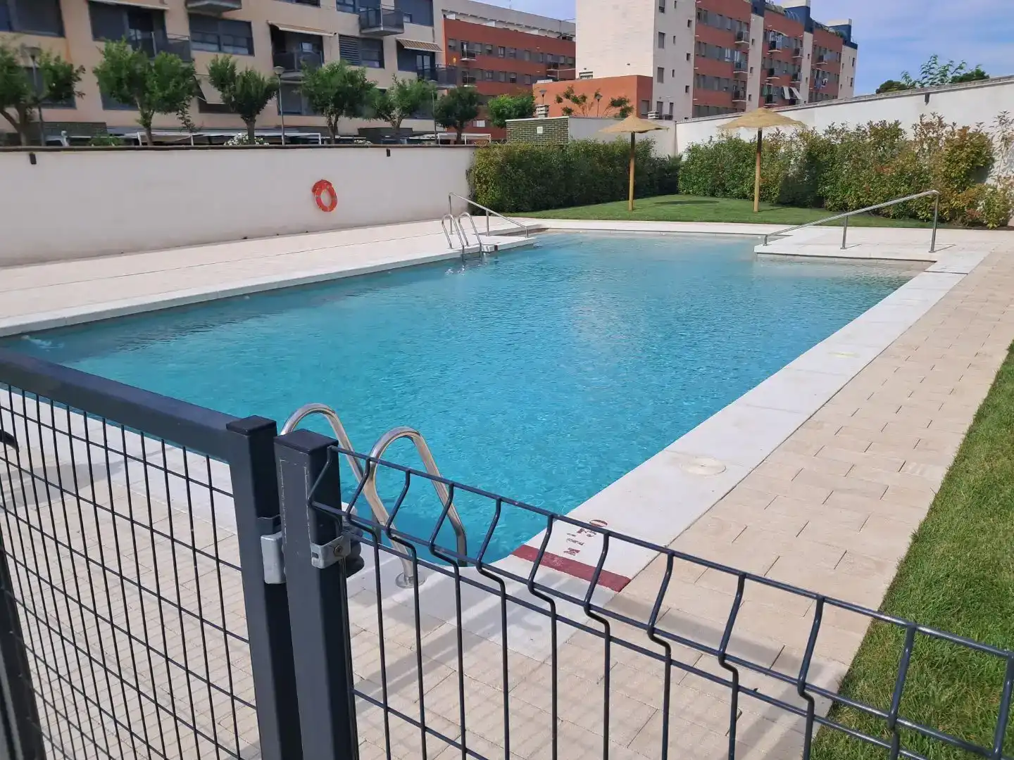 Piscina de Ático en venta en Nuevo Hospital