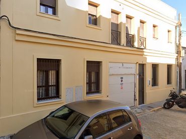 Individual for sale in Avila