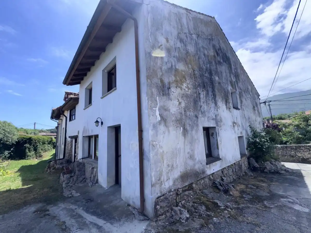 Vista exterior de Casa adosada en venta en Llanes con Calefacción, Jardín privado y Terraza