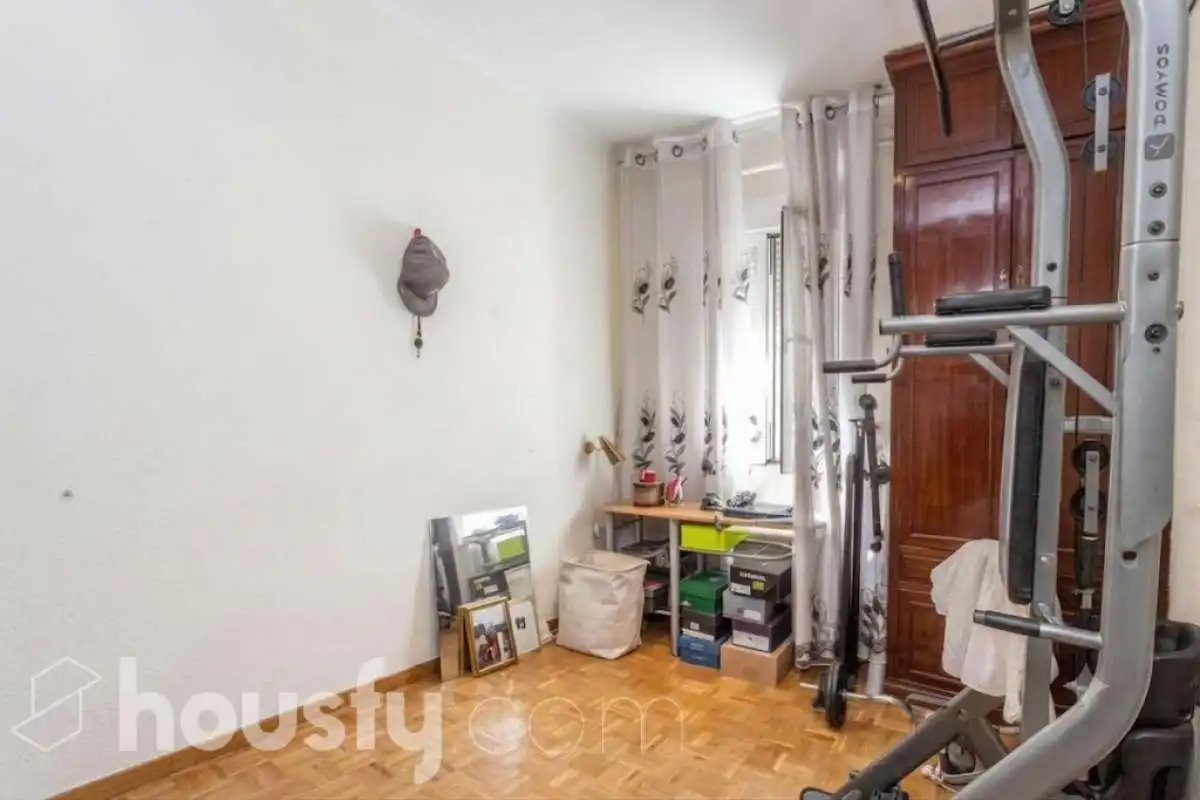 Habitación de Piso en venta en Madrid con Calefacción