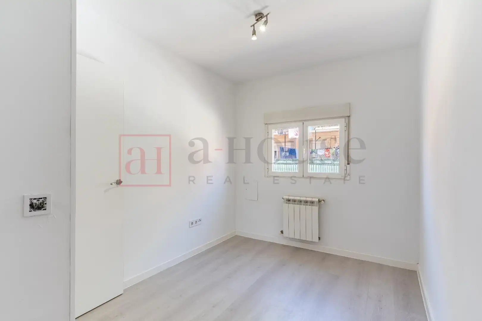 Habitación de Piso en venta en Madrid con Calefacción y Parquet