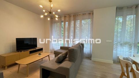 Foto 5 de Apartament de lloguer a De Alberto de Alcocer, Nueva España, Madrid Capital