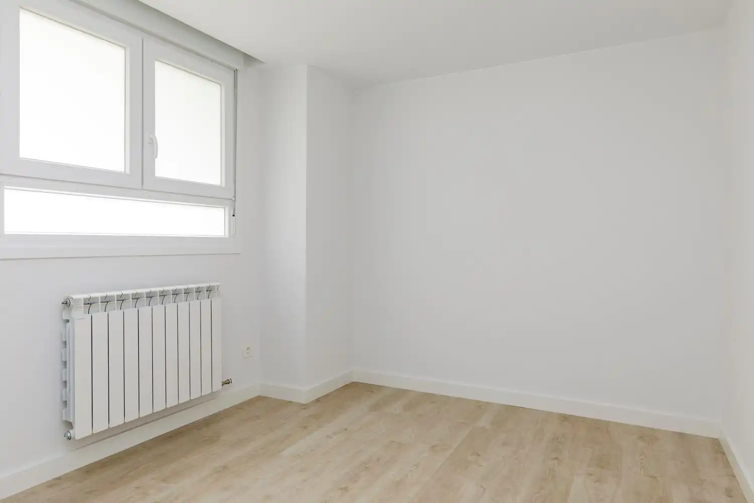 Bedroom of Flat for sale in Zaragoza  with Heating