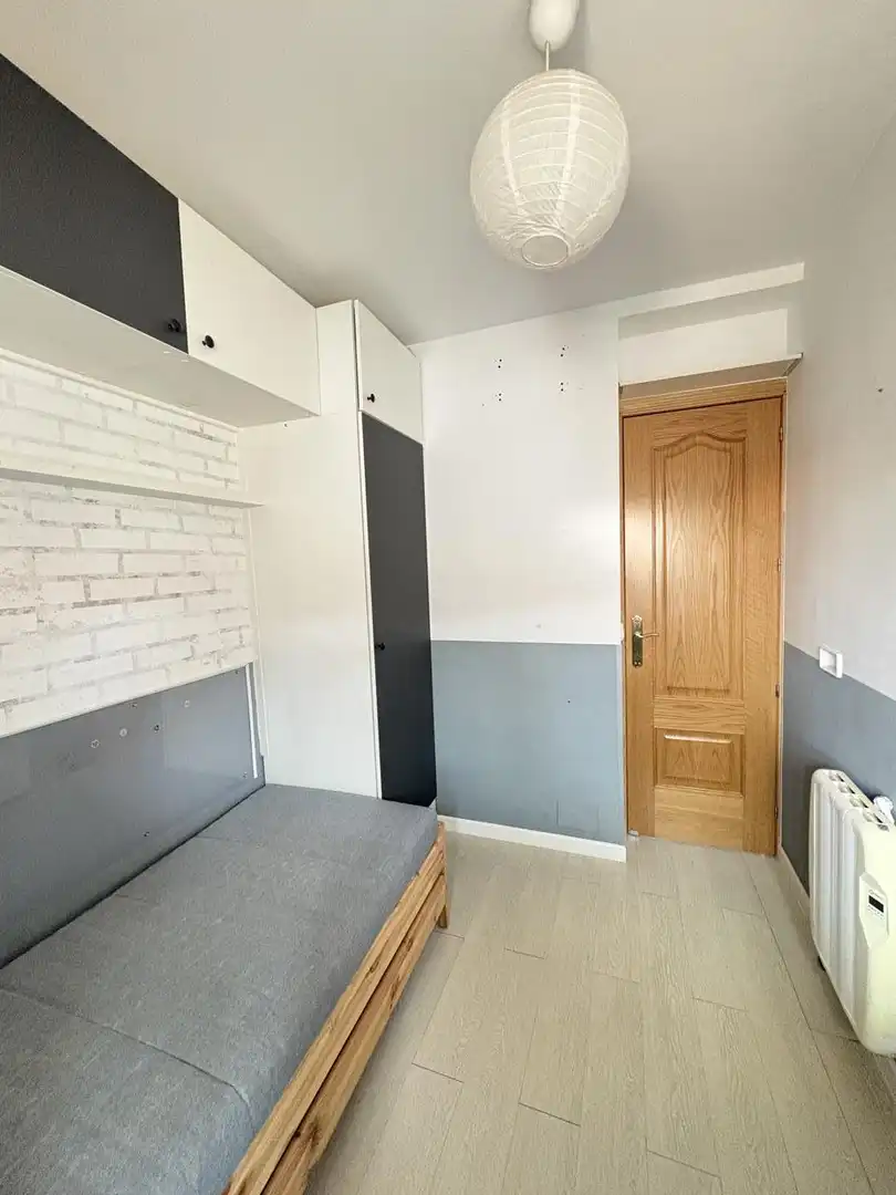 Bedroom of Flat for rent in Madrid  with Heating, Terrace and Furnished