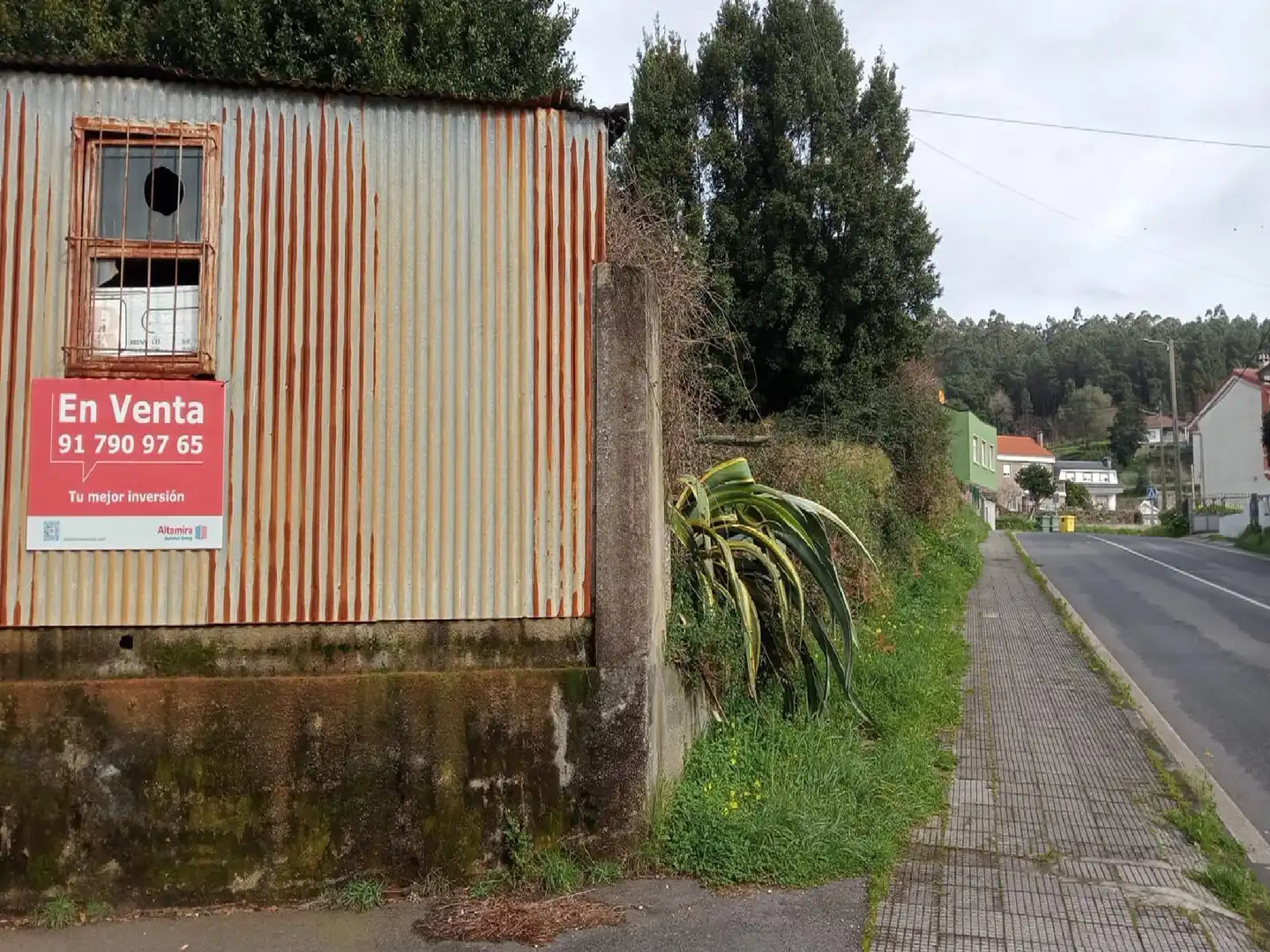 Vista exterior de Nave industrial en venta en Cee
