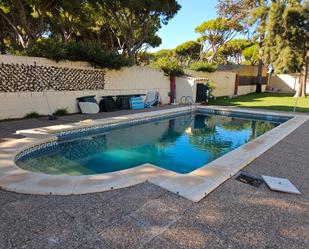 Piscina de Casa o xalet en venda en Chiclana de la Frontera amb Calefacció, Jardí privat i Terrassa