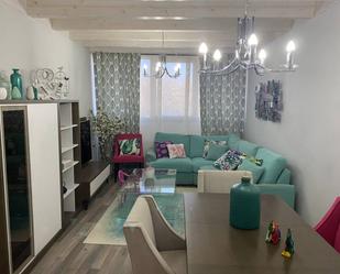 Living room of House or chalet for sale in Alcañiz  with Air Conditioner, Heating and Parquet flooring