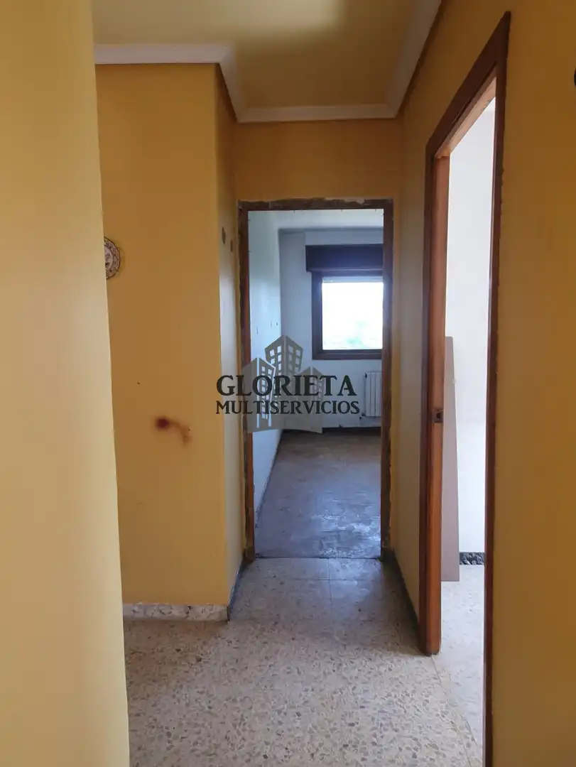 Wohnung zum Verkauf in Gondomar mit Heizung, Terrasse und Abstellraum