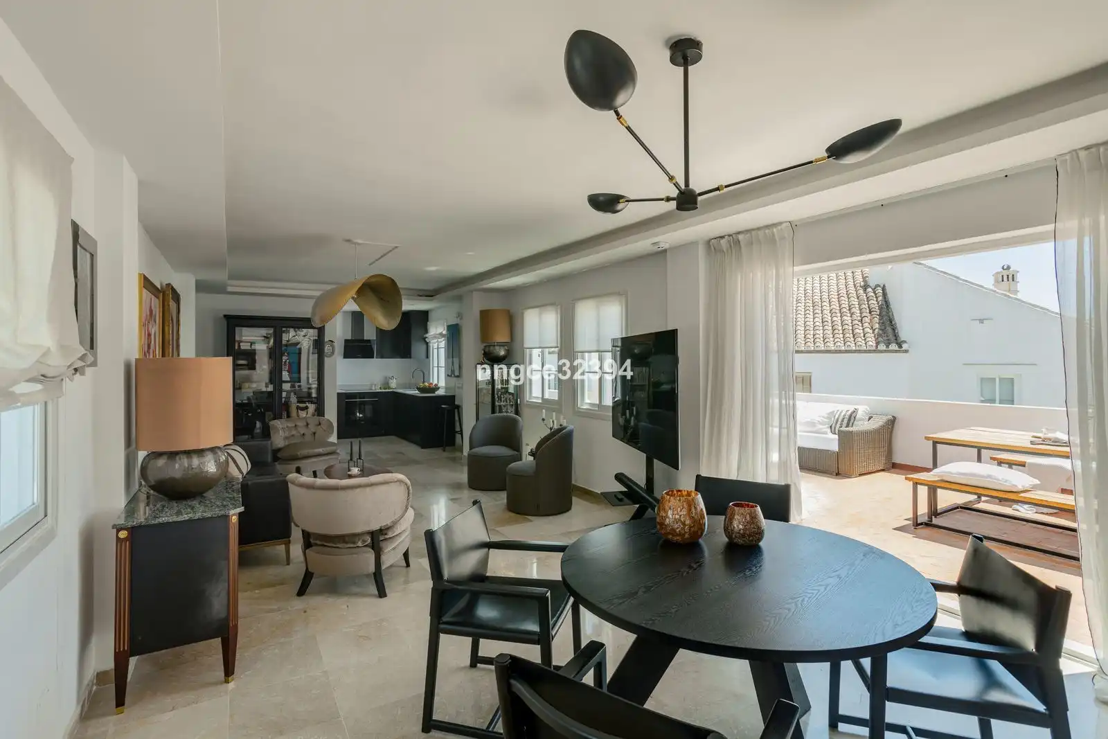 Sala d'estar de Àtic en venda en Estepona amb Aire condicionat, Terrassa i Moblat