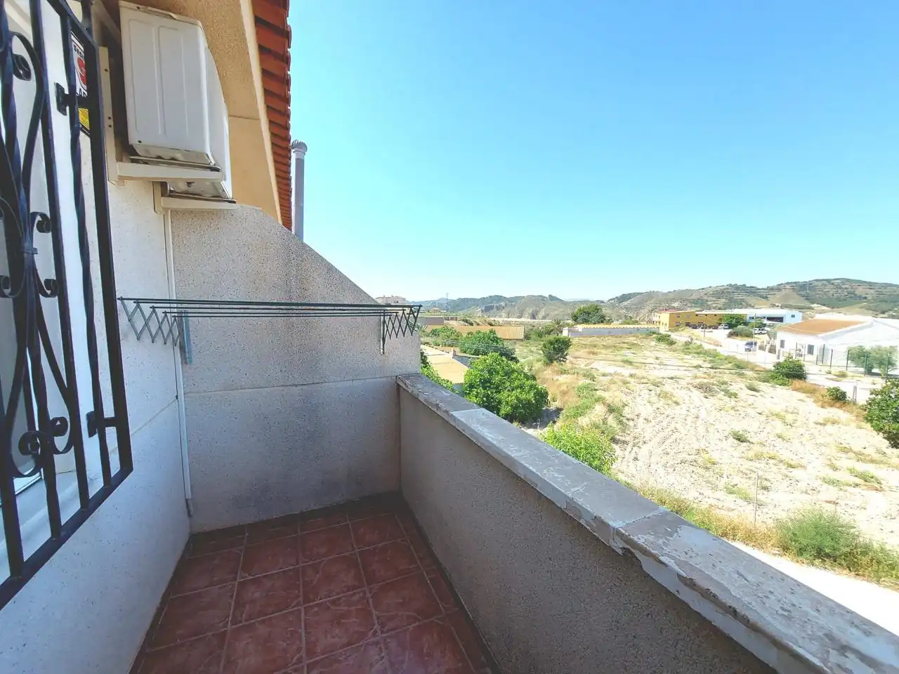Außenansicht von Einfamilien-Reihenhaus zum Verkauf in Huércal-Overa mit Klimaanlage, Heizung und Terrasse
