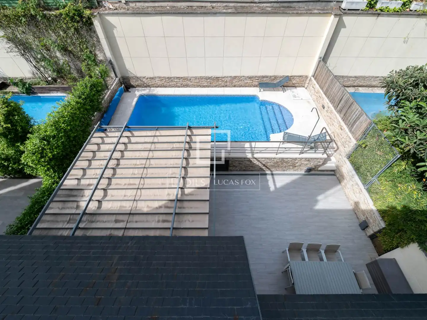 Piscina de Casa o chalet en venta en Madrid con Aire acondicionado, Calefacción y Jardín privado