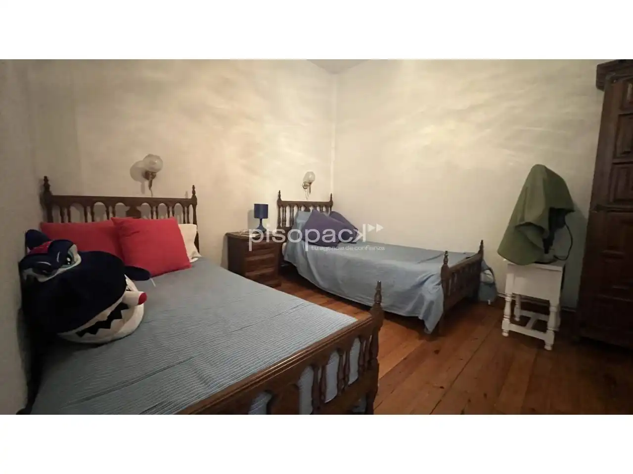 Schlafzimmer von Wohnung zum Verkauf in  Pamplona / Iruña mit Heizung, Parkett und Balkon