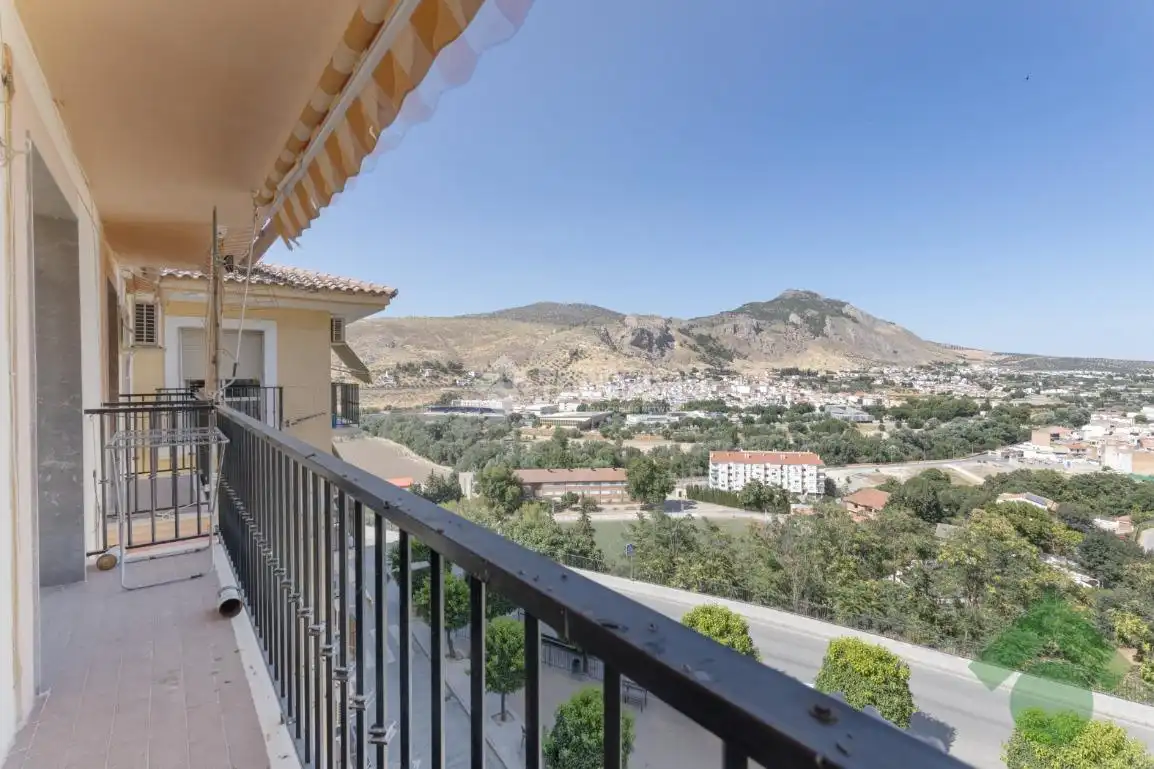 Vista exterior de Pis en venda en Loja amb Aire condicionat i Balcó