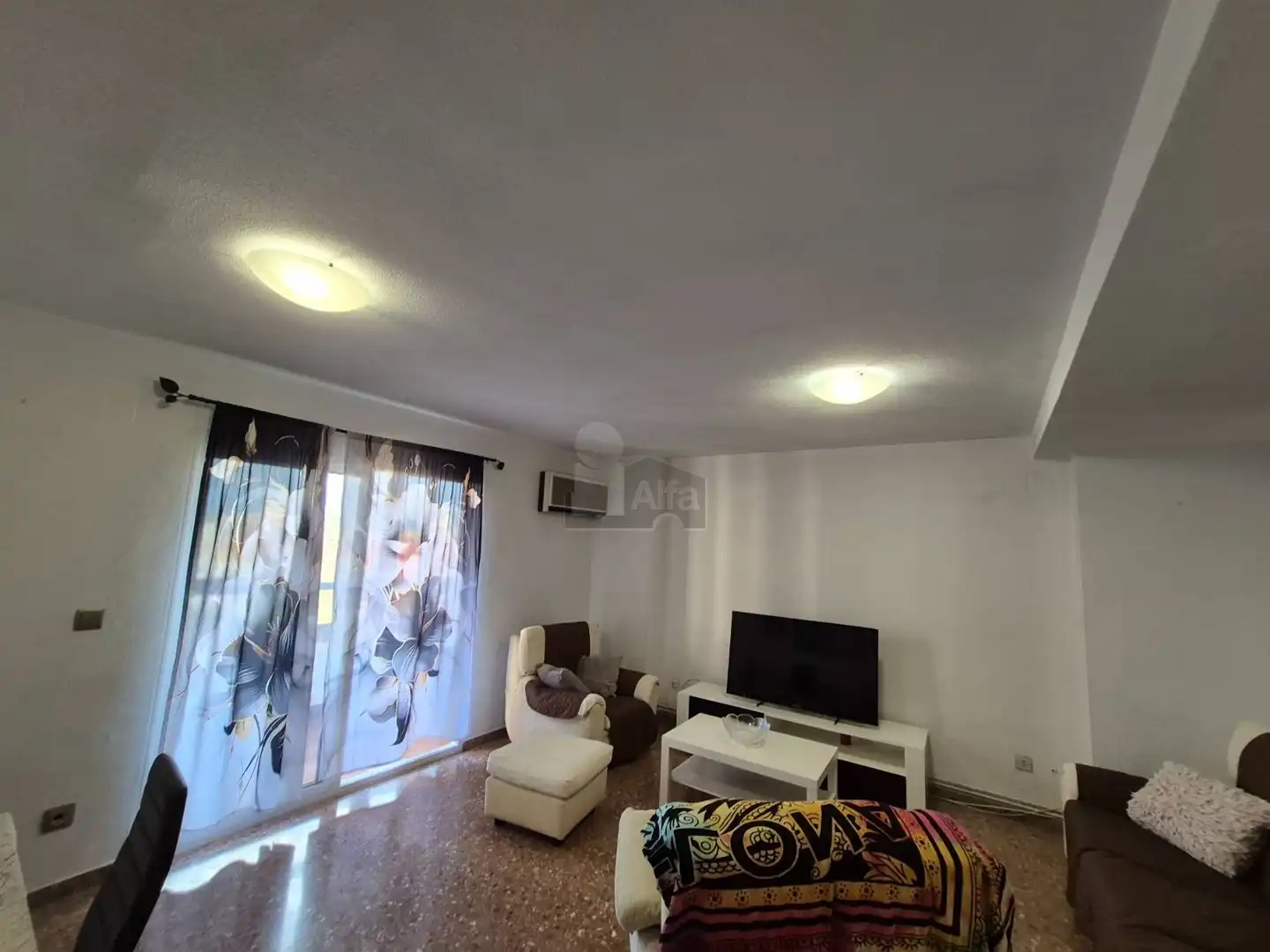 Sala d'estar de Pis en venda en Xirivella amb Aire condicionat, Calefacció i Moblat