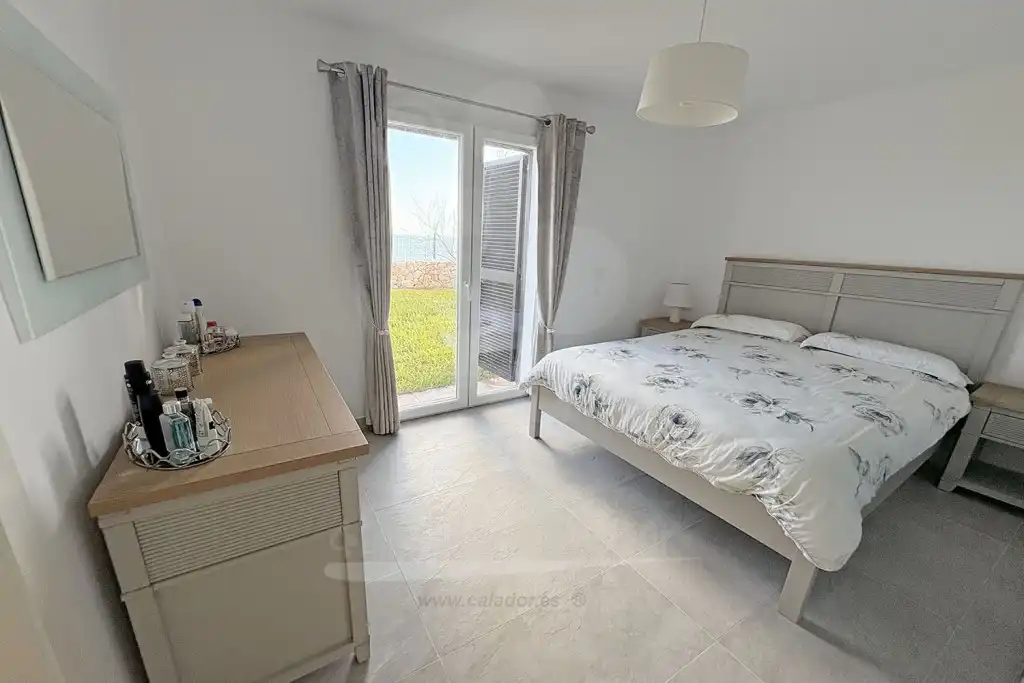 Schlafzimmer von Wohnungen zum Verkauf in Santanyí mit Klimaanlage, Privatgarten und Terrasse
