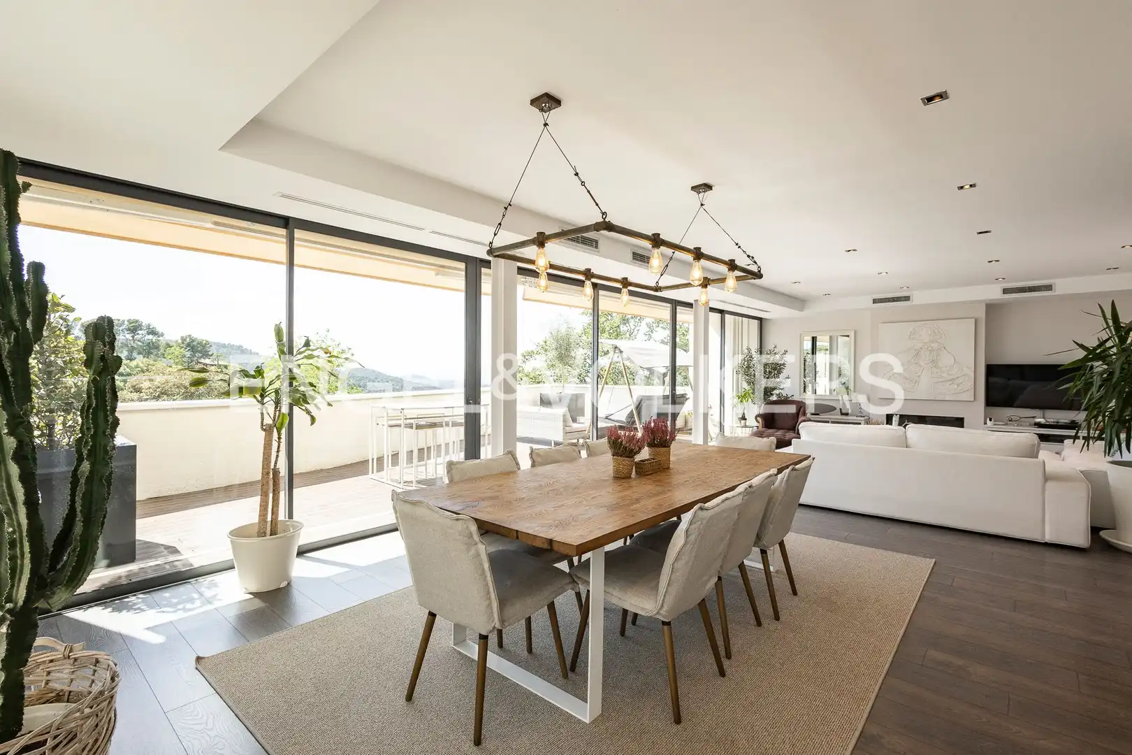 Comedor de Casa o chalet de alquiler en Barcelona con Aire acondicionado, Calefacción y Jardín privado