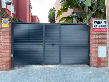 Single parking space for sale in Avinguda 301 31