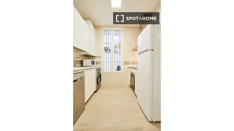 Cocina de Piso de alquiler en Madrid con Aire acondicionado, Calefacción y Amueblado