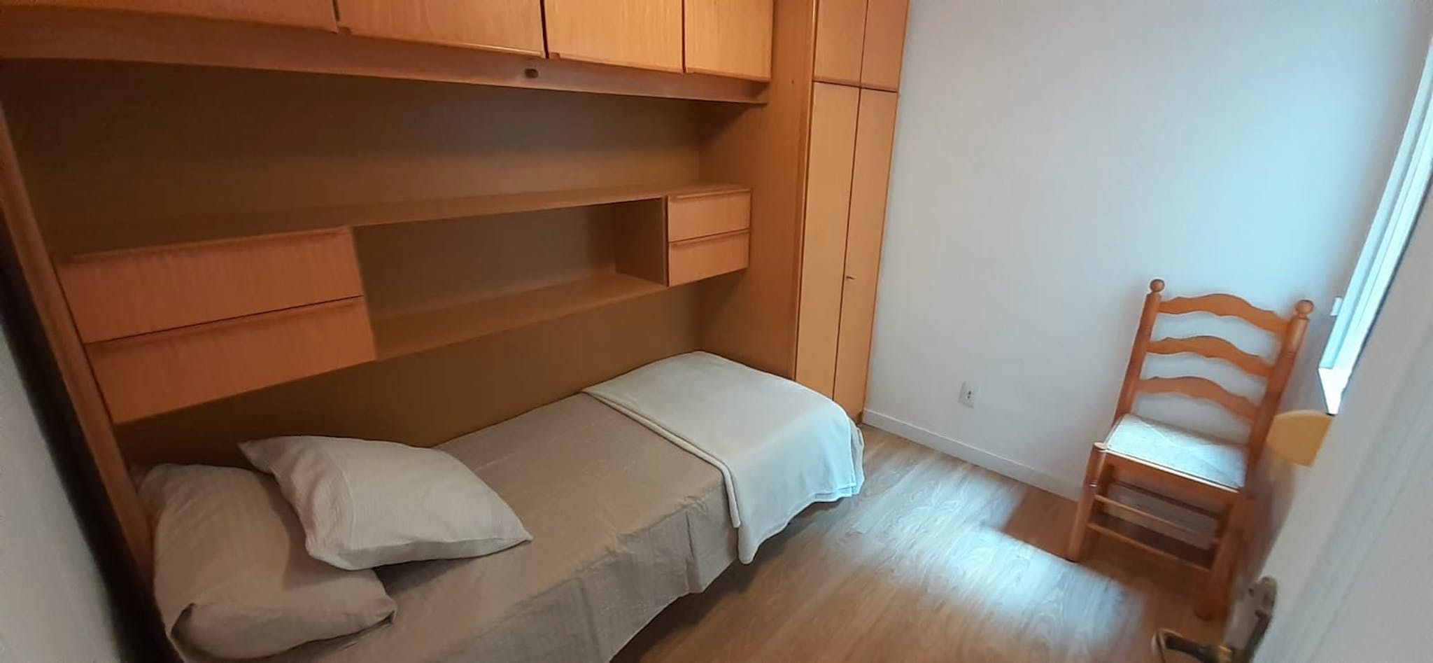 Habitación de Piso para compartir en  Barcelona Capital con Aire acondicionado, Calefacción y Amueblado