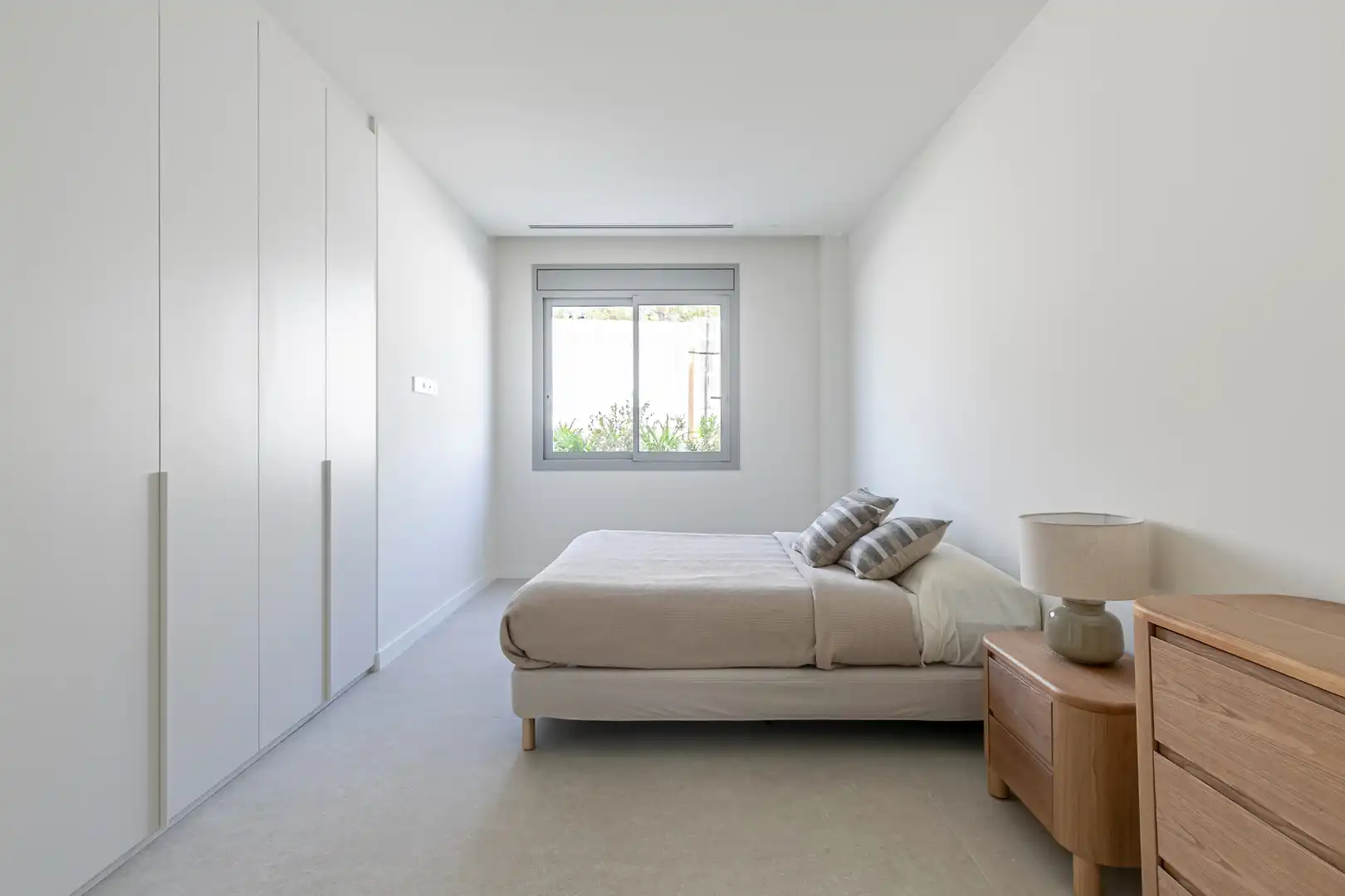 Schlafzimmer von Haus oder Chalet zum Verkauf in Sitges mit Klimaanlage, Heizung und Privatgarten