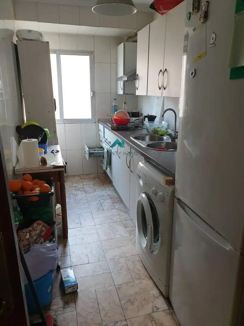 Cuina de Pis en venda en Sevilla amb Aire condicionat i Moblat