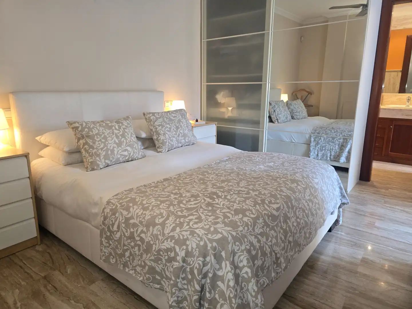 Dormitori de Casa o xalet en venda en Mijas amb Aire condicionat, Calefacció i Jardí privat