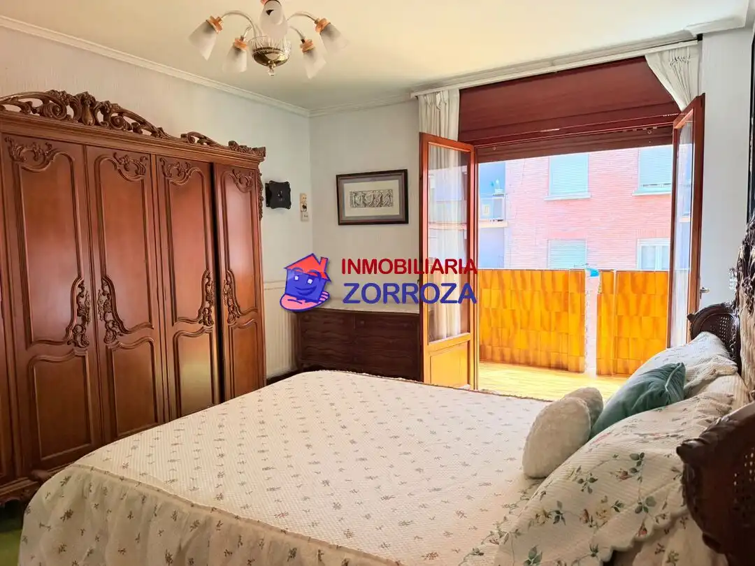 Bedroom of Flat for sale in Bilbao   with Heating, Storage room and Balcony