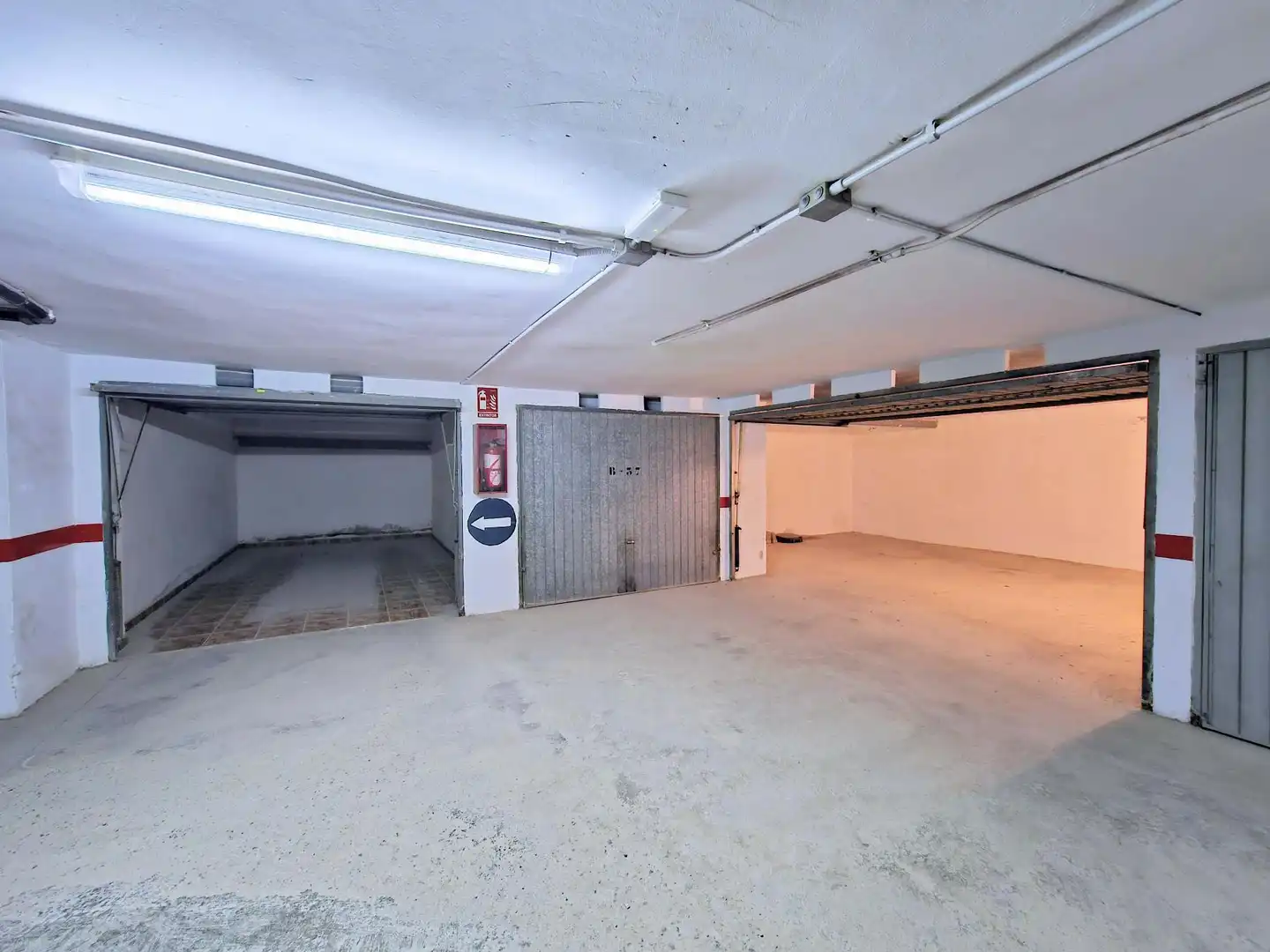Aparcament de Apartament de lloguer en La Manga del Mar Menor amb Calefacció, Terrassa i Piscina comunitària