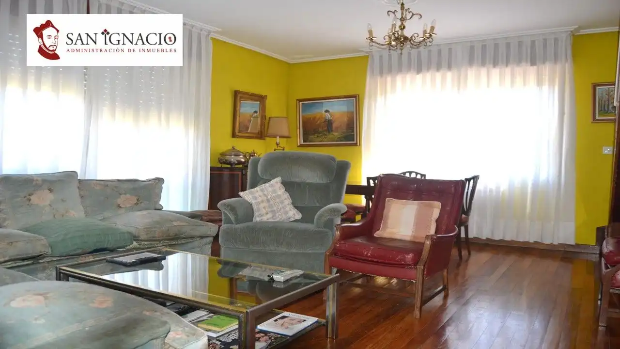 Sala d'estar de Casa o xalet en venda en Valle de Tobalina amb Calefacció, Jardí privat i Terrassa