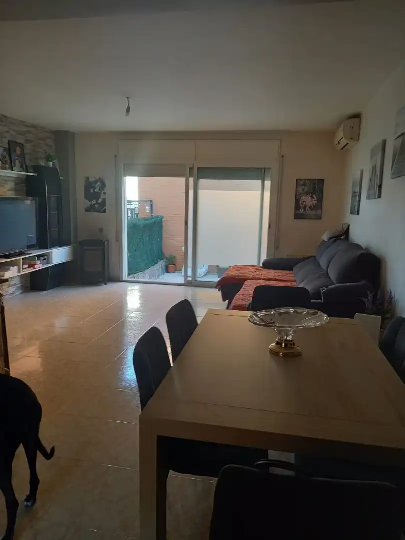 Sala de estar de Casa adosada en venta en Esparreguera con Aire acondicionado, Calefacción y Terraza