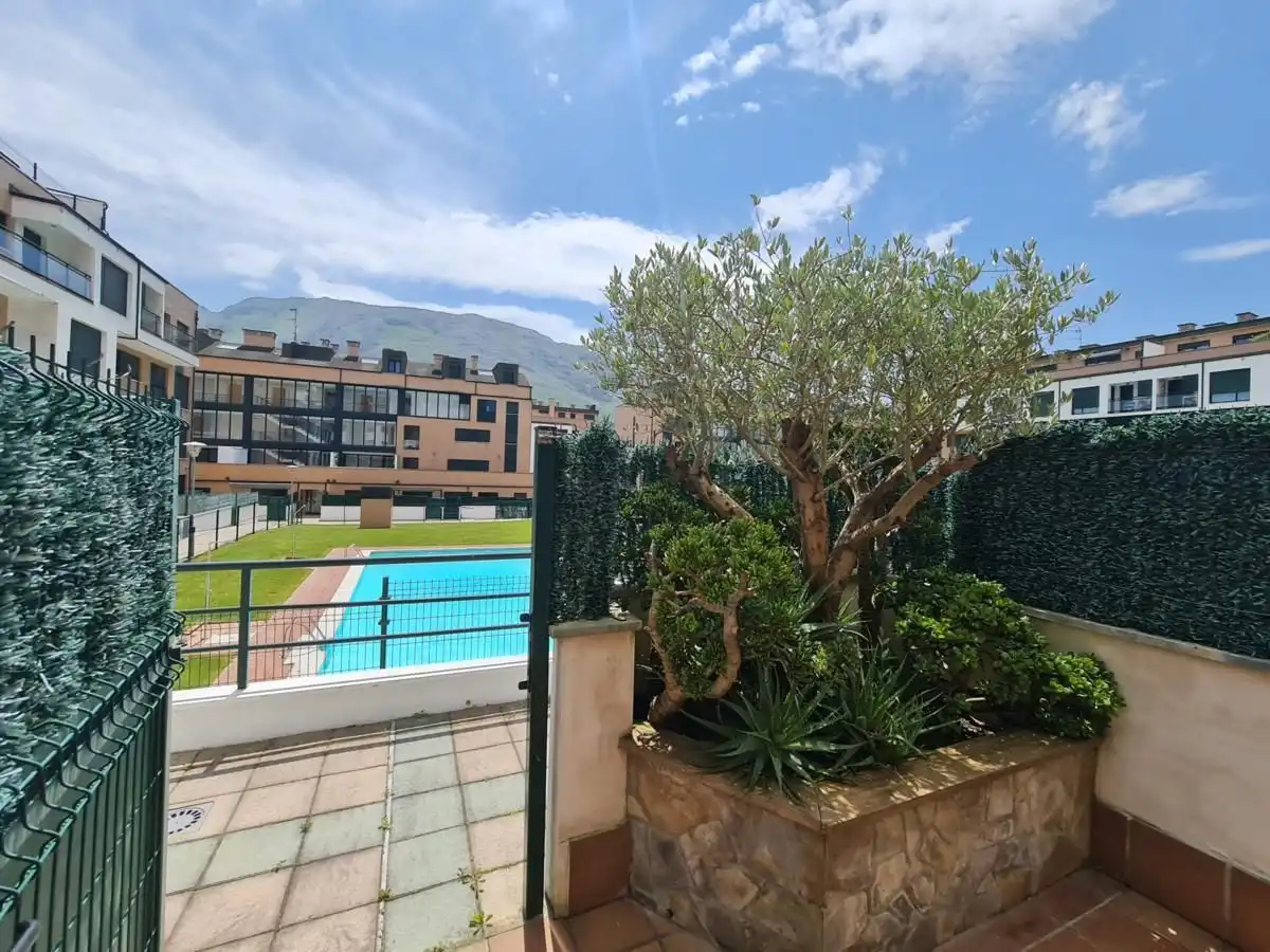 Vista exterior de Apartamento en venta en Llanes con Calefacción, Terraza y Trastero