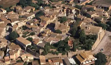 Vista exterior de Àtic de lloguer en Ullastret