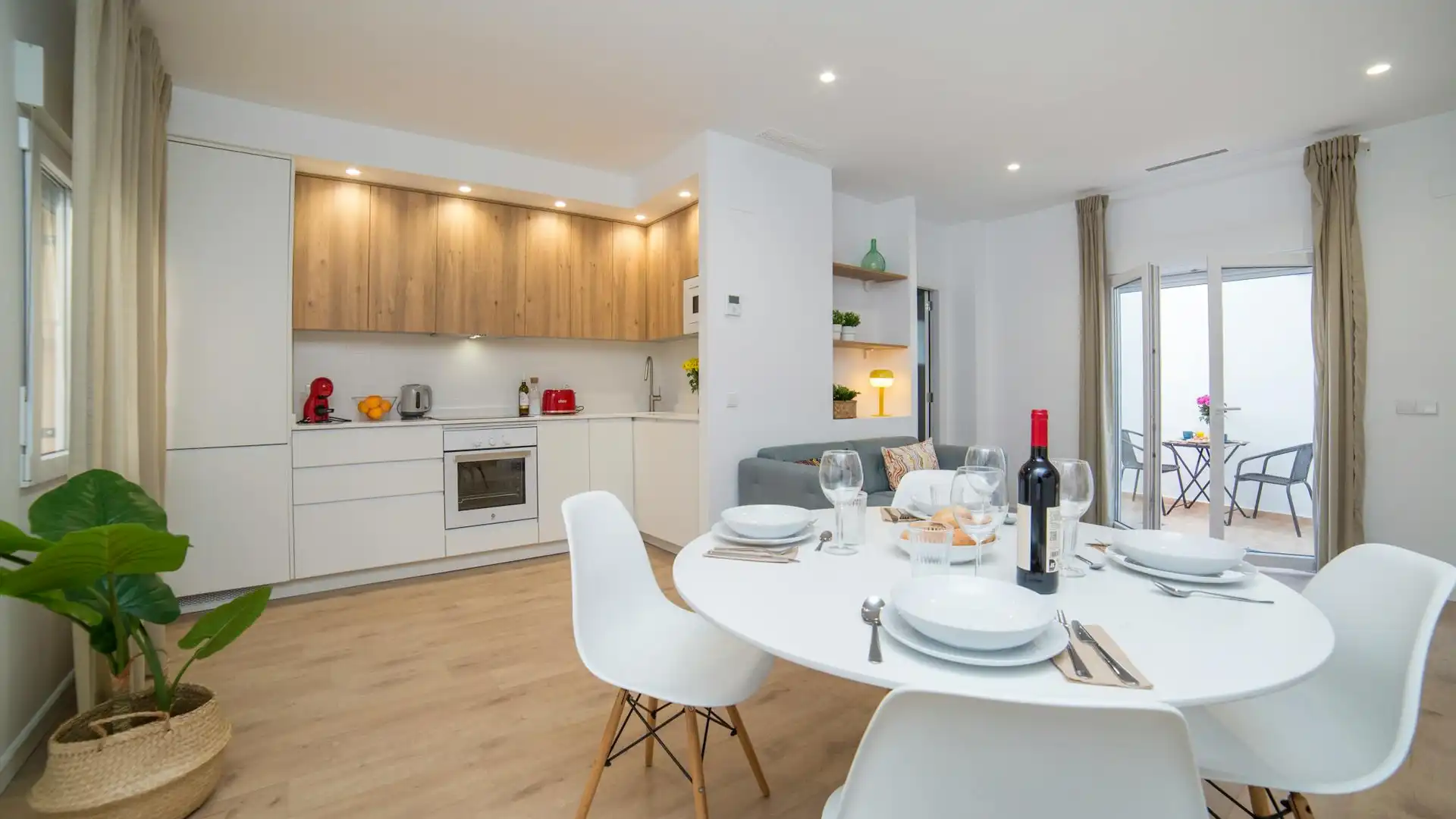 Kitchen of Flat for rent in  Valencia Capital  with Air Conditioner, Heating and Furnished