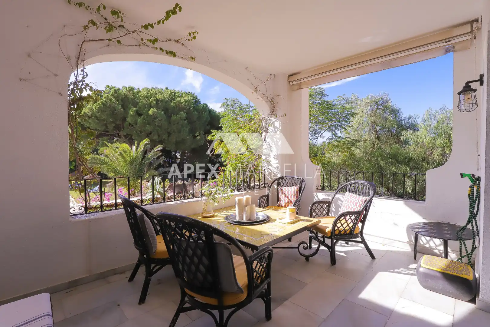 Terrasse von Wohnung zum Verkauf in Marbella mit Klimaanlage, Terrasse und Möbliert