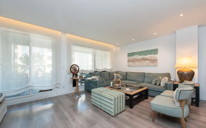 Living room of Flat for sale in  Madrid Capital  with Air Conditioner and Terrace