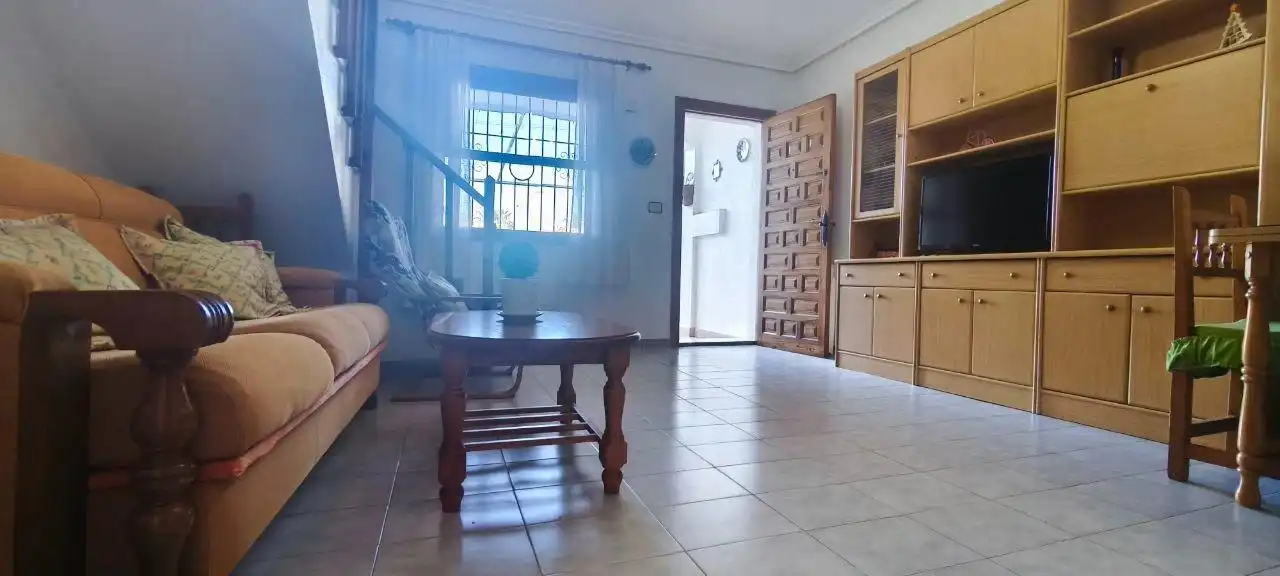 Sala d'estar de Casa o xalet en venda en Los Alcázares amb Terrassa, Moblat i Balcó