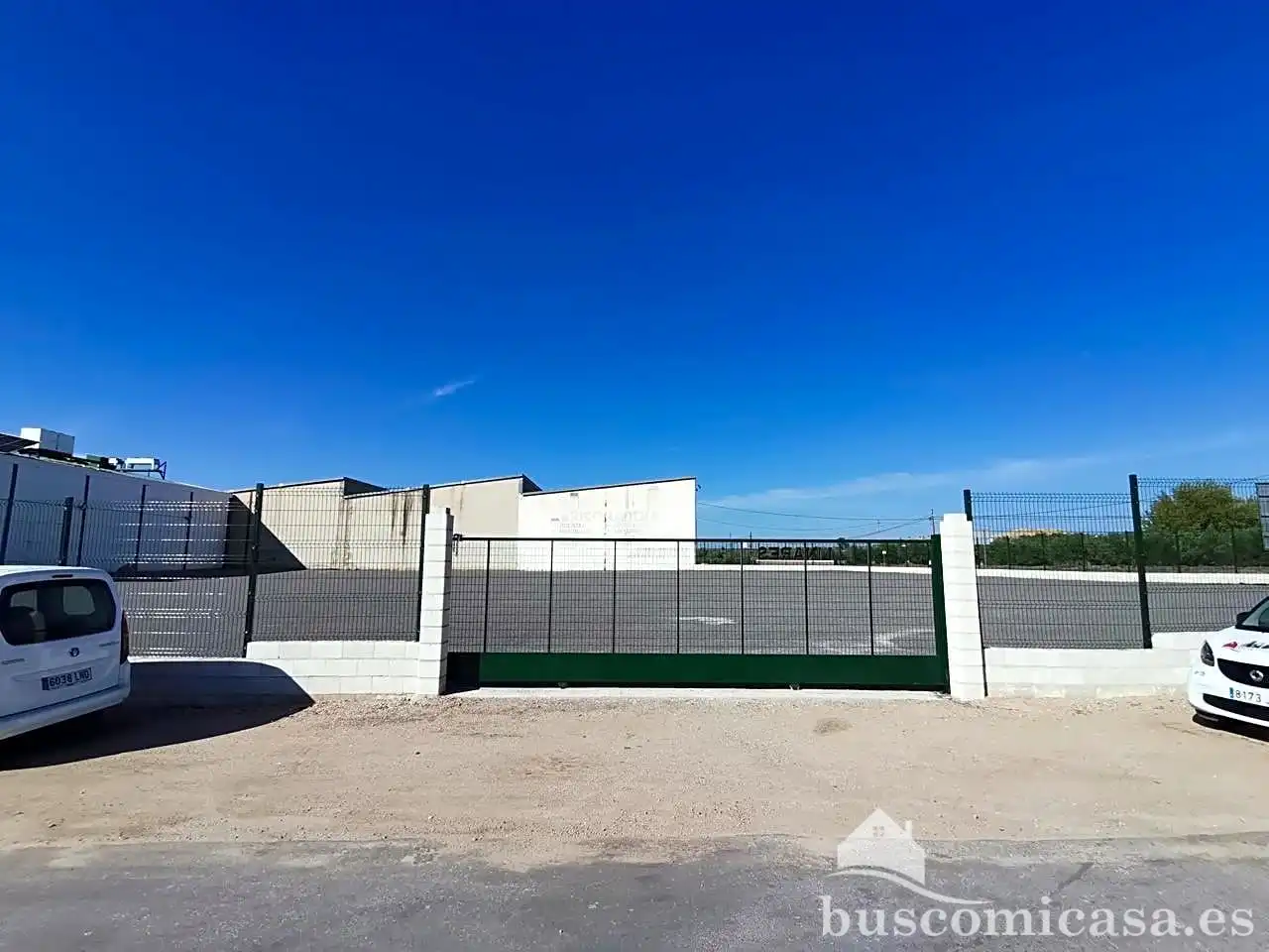 Außenansicht von Garage zur Miete in Linares