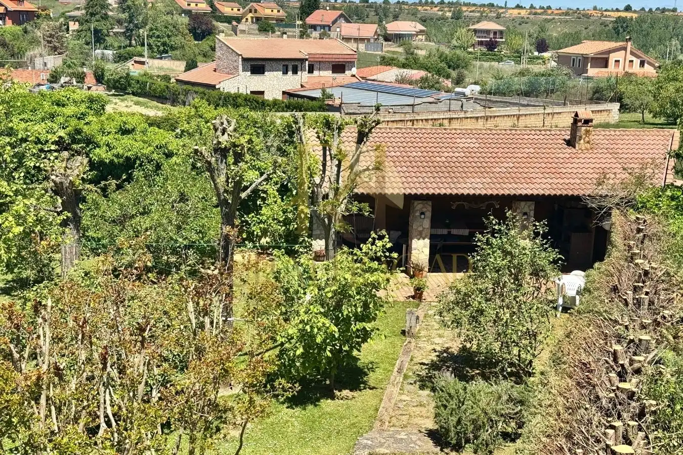 Jardín de Casa o chalet en venta en Santovenia de la Valdoncina con Calefacción, Jardín privado y Parquet