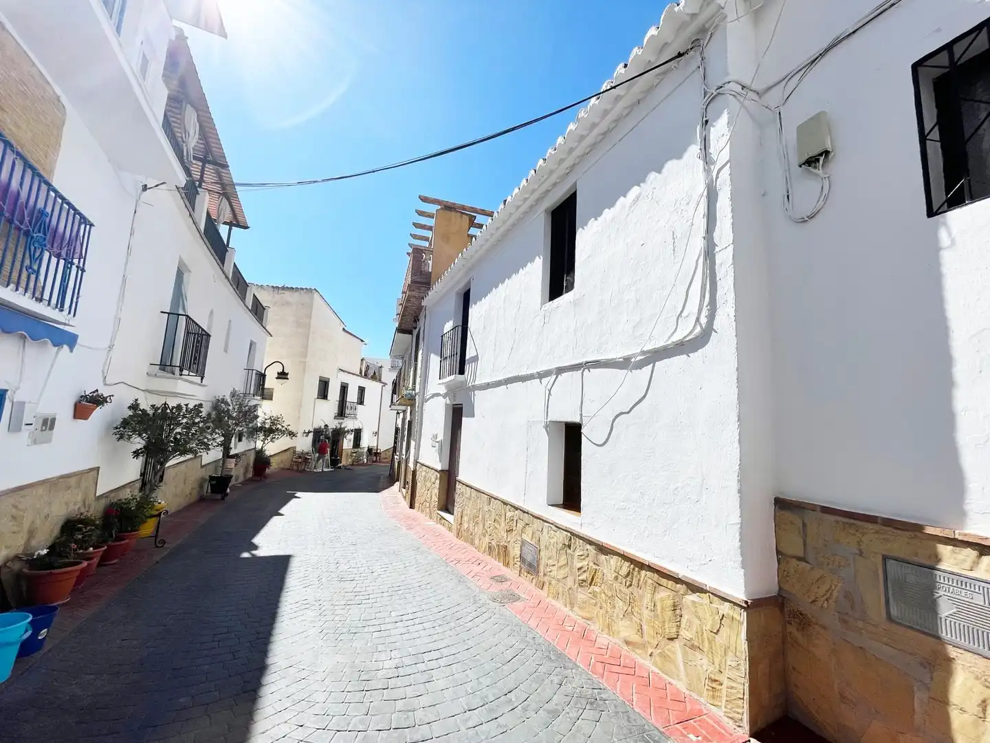 Vista exterior de Casa o xalet en venda en Viñuela amb Moblat i Balcó