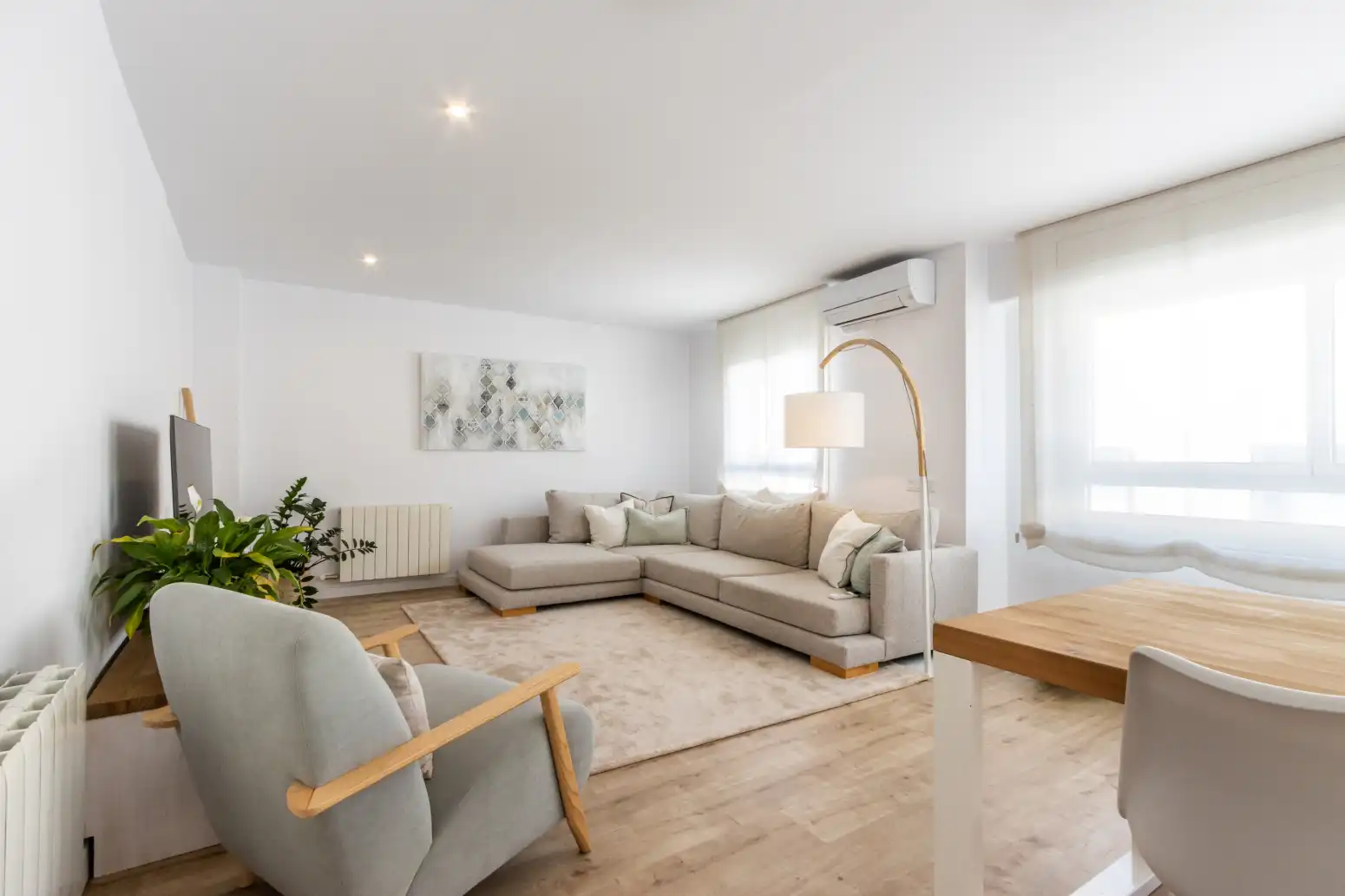 Living room of Flat for sale in Terrassa  with Air Conditioner, Heating and Parquet flooring