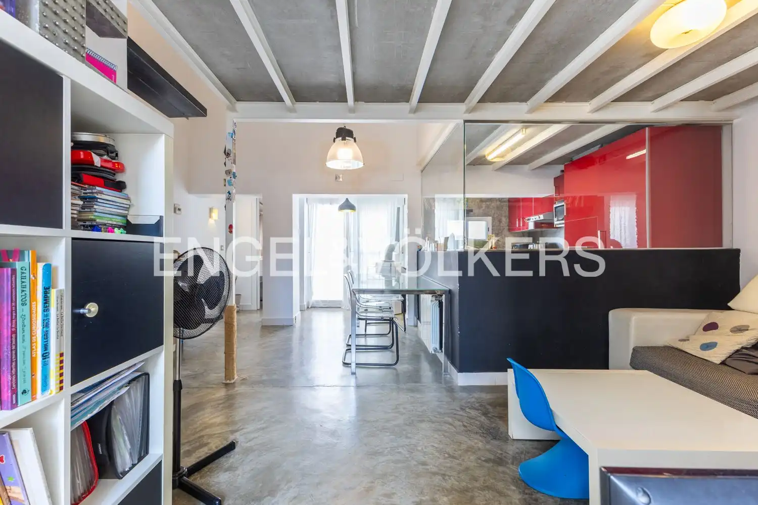 Dachboden zum Verkauf in Valencia mit Heizung und Balkon