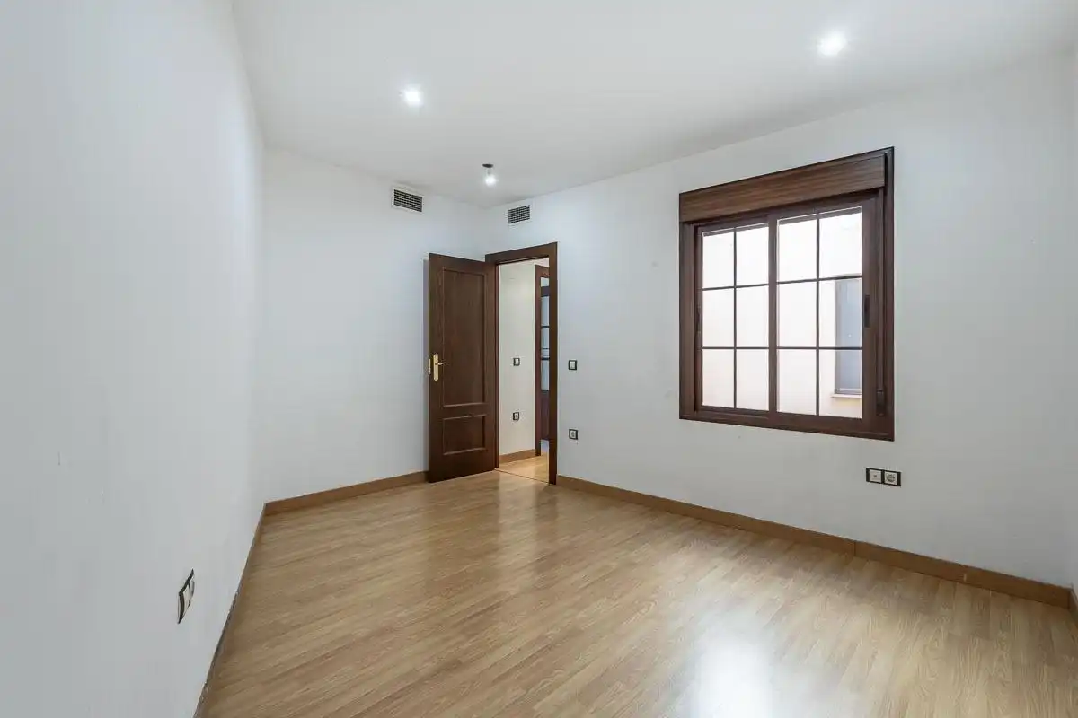 Habitación de Piso en venta en La Zubia con Aire acondicionado y Trastero
