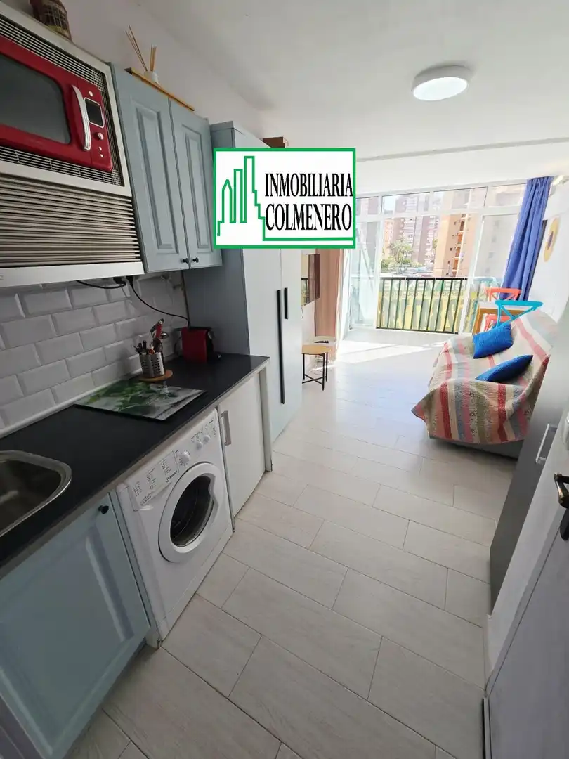 Terrassa de Estudi en venda en Benidorm amb Aire condicionat, Moblat i Piscina comunitària