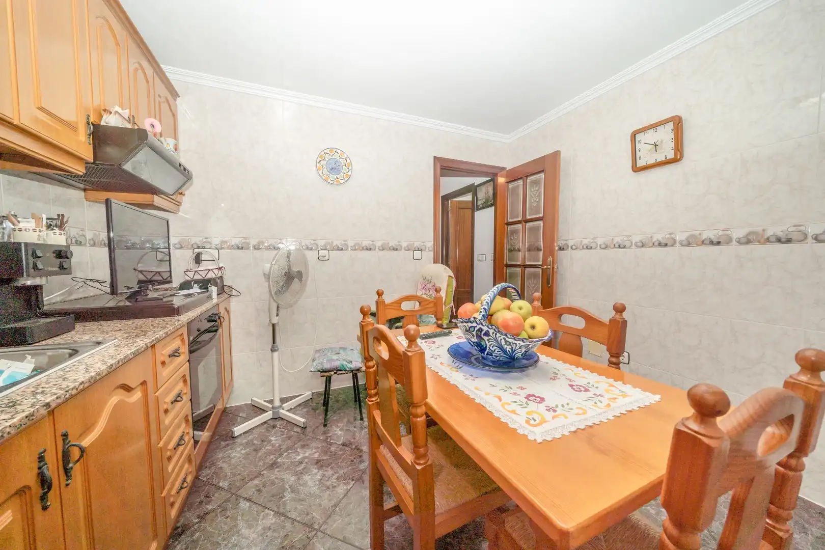 Cuina de Casa adosada en venda en San Pedro del Pinatar amb Aire condicionat, Jardí privat i Terrassa