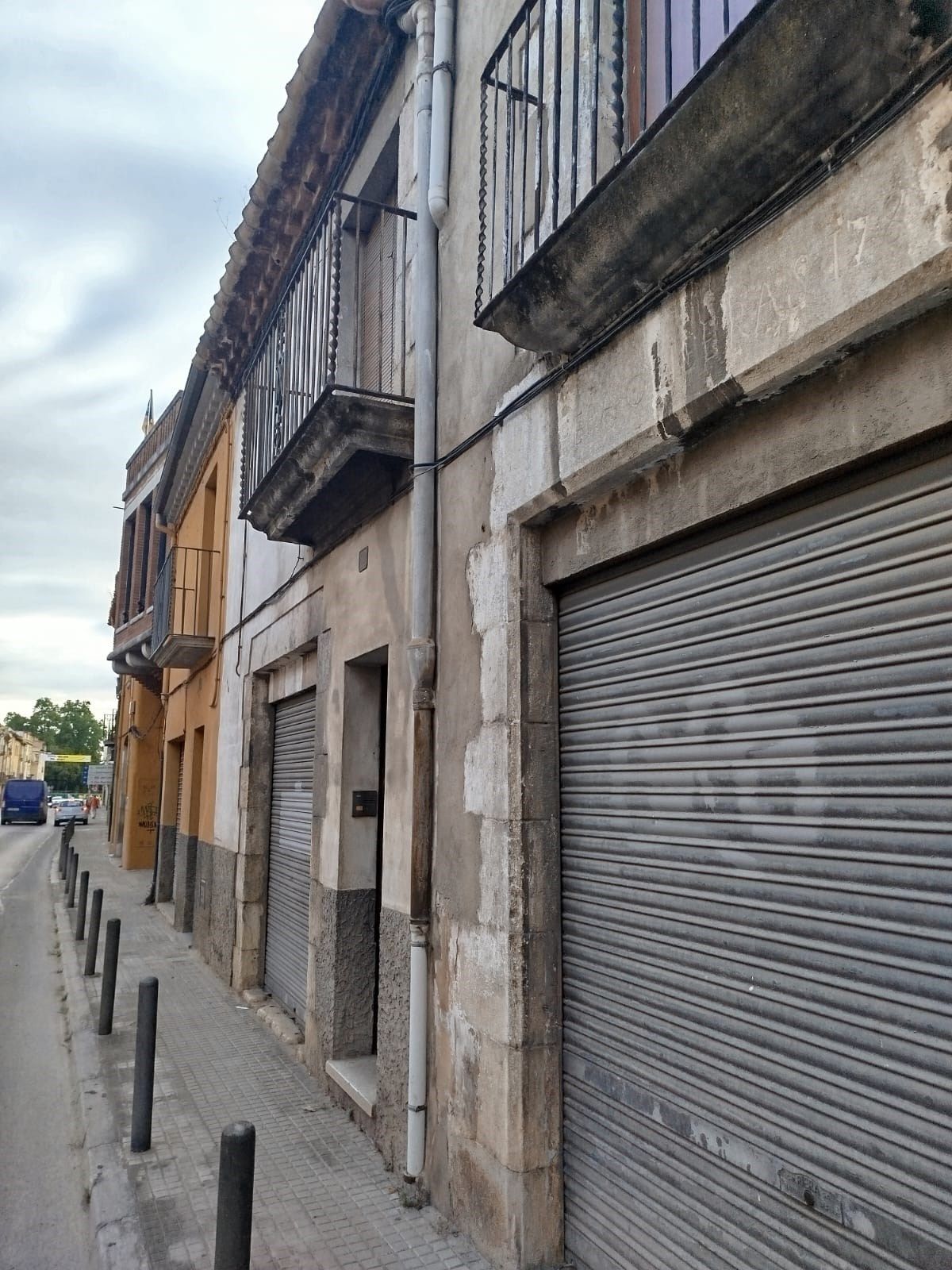 Vista exterior de Casa adosada en venda en Girona Capital