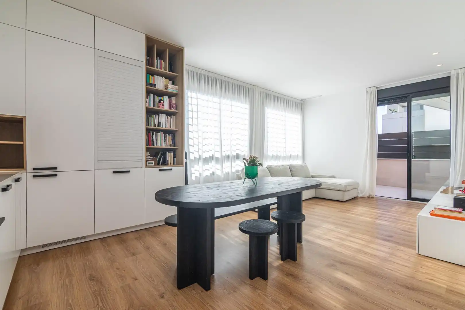 Living room of Ground floor for sale in Elche / Elx  with Air Conditioner, Heating and Private garden