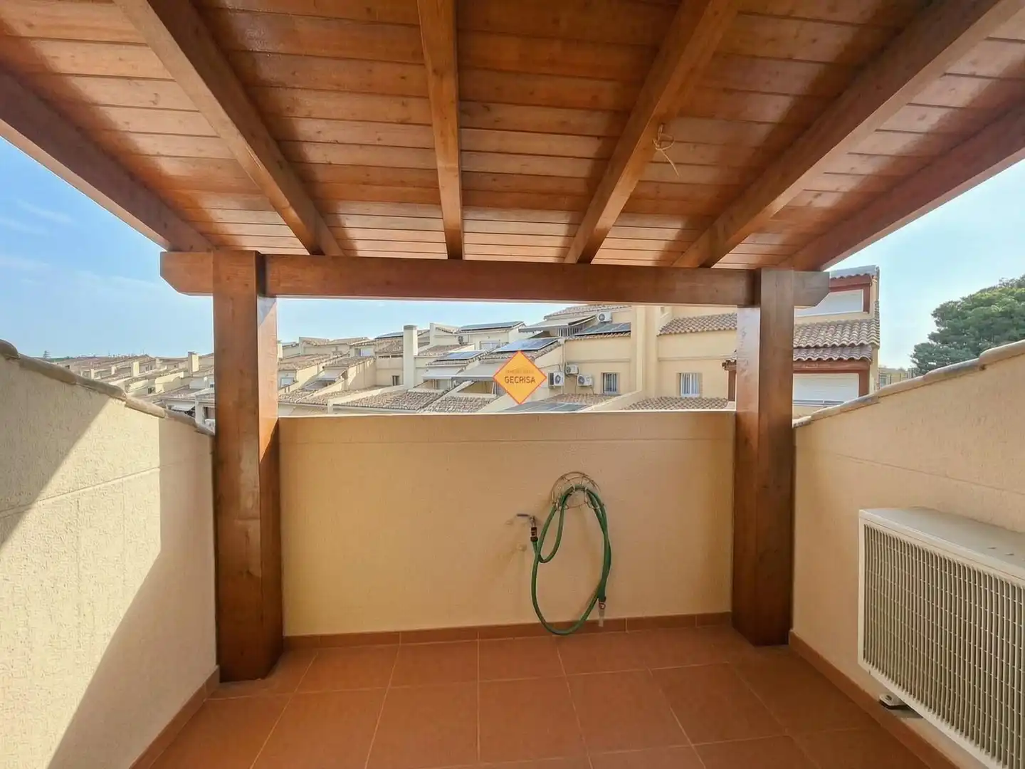 Terrassa de Casa o xalet en venda en Paterna amb Aire condicionat, Calefacció i Jardí privat