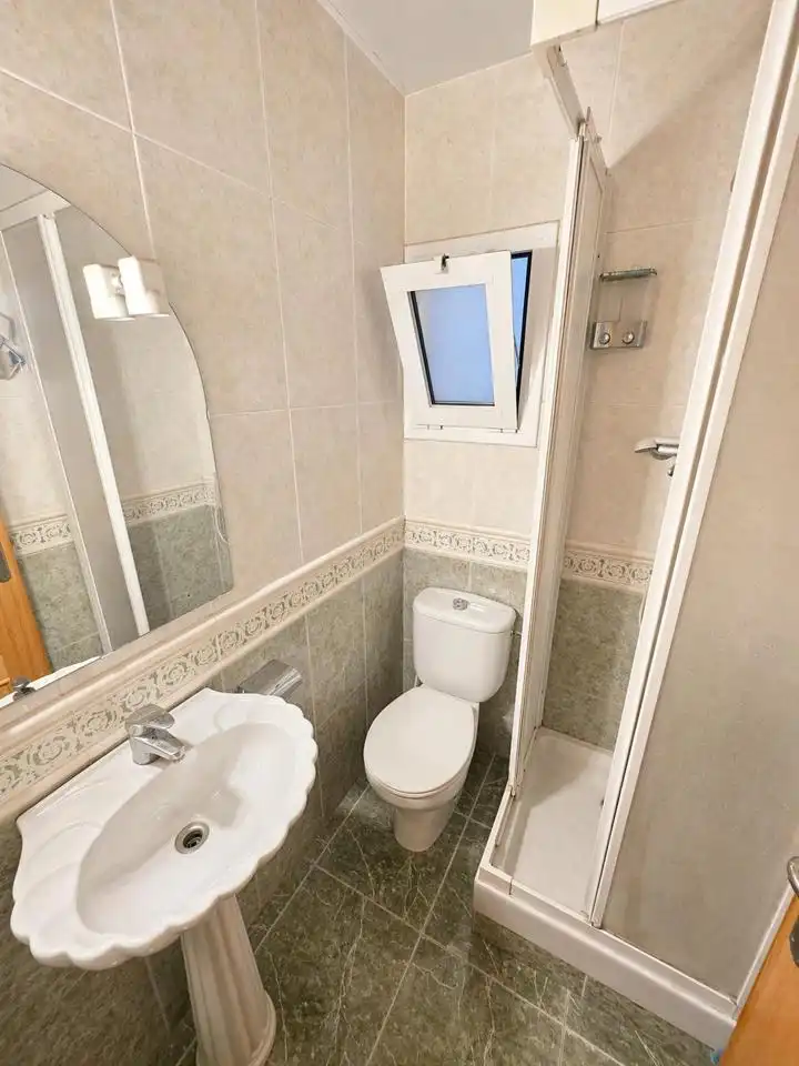 Bany de Edifici en venda en Cornellà de Llobregat
