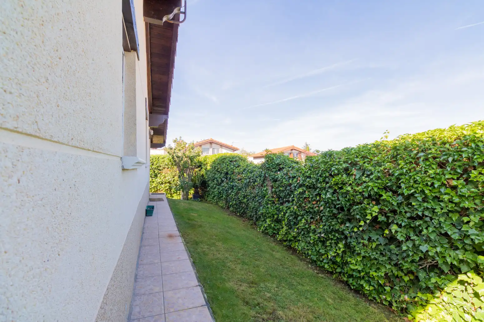 Jardín de Casa o chalet en venta en Ayegui / Aiegi con Calefacción, Trastero y Piscina